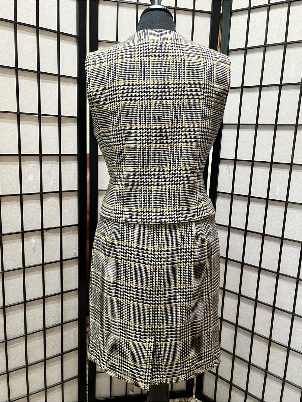 VINTAGE BANANA REPUBLIC WOOL GLEN Plaid Tweed TWO PIECE VEST SKIRT SUIT SZ 8 - Picture 5 of 16